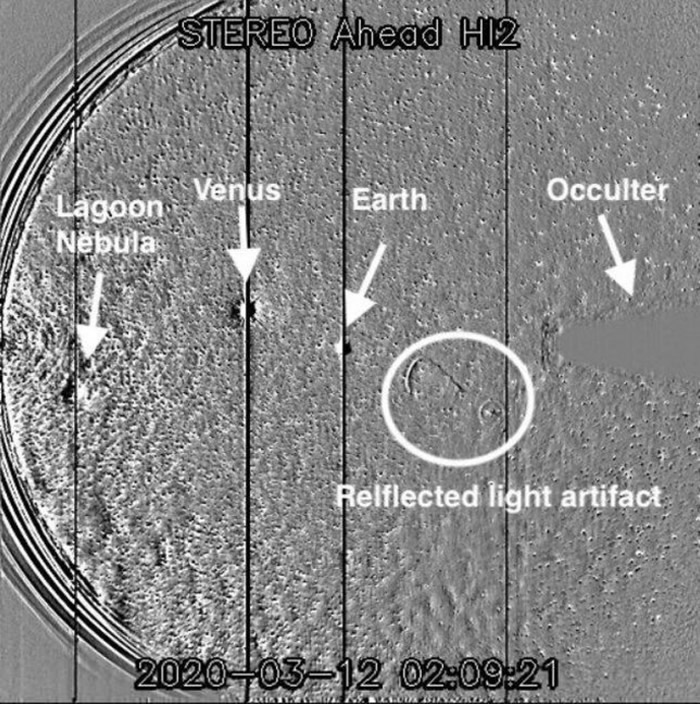 NASA日地相关空间天文台(Stereo)义务捕捉到奇异状态：并非UFO