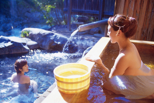 "温泉与健康：预防妇科病和泳衣替代品的选择"泡温泉会传染妇科病吗？